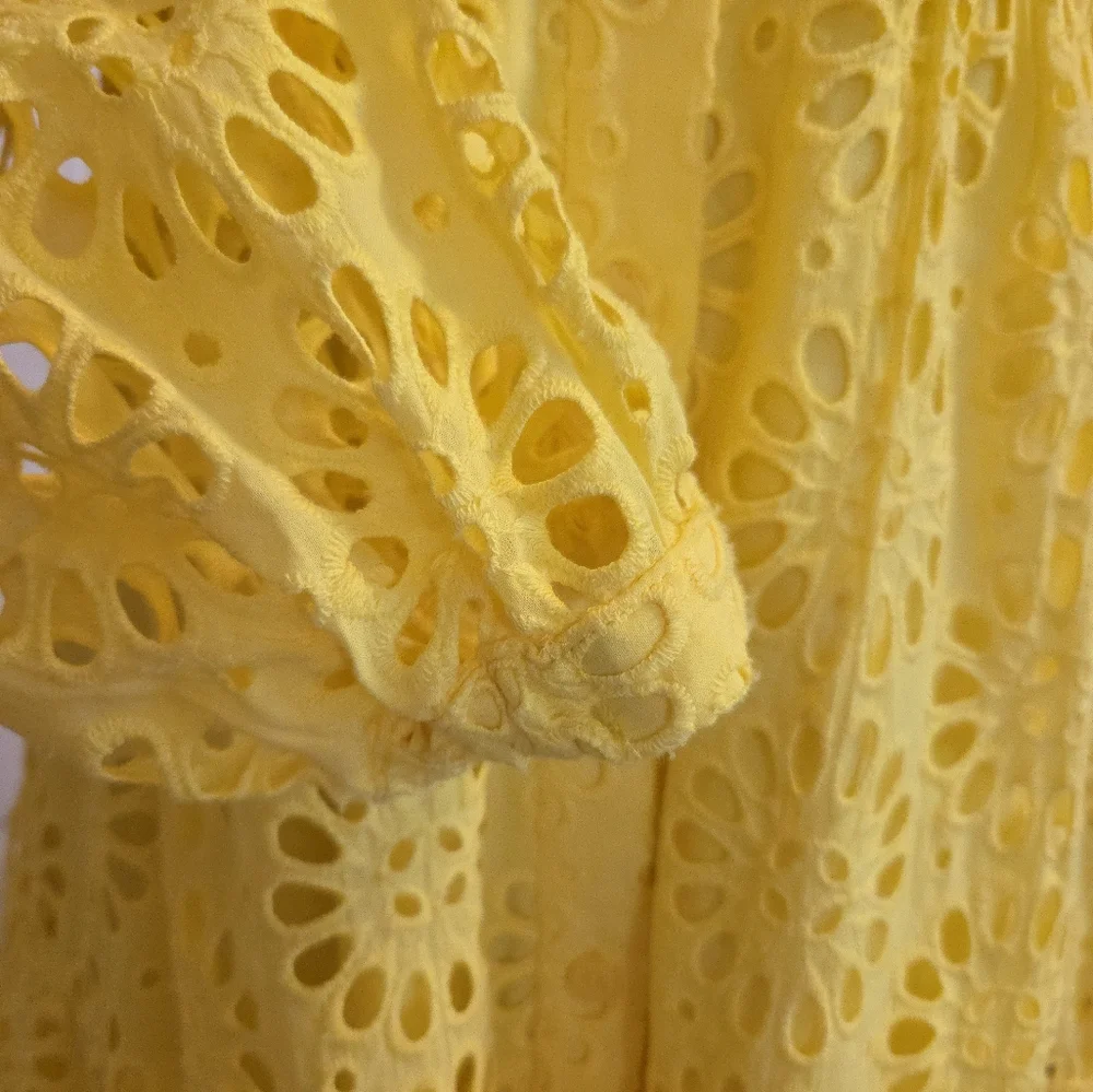 Lilly Pulitzer Kenna Shirtdress Oversize Pinwheel Eyelet Resort Yellow Size 6 - Picture 5 of 11